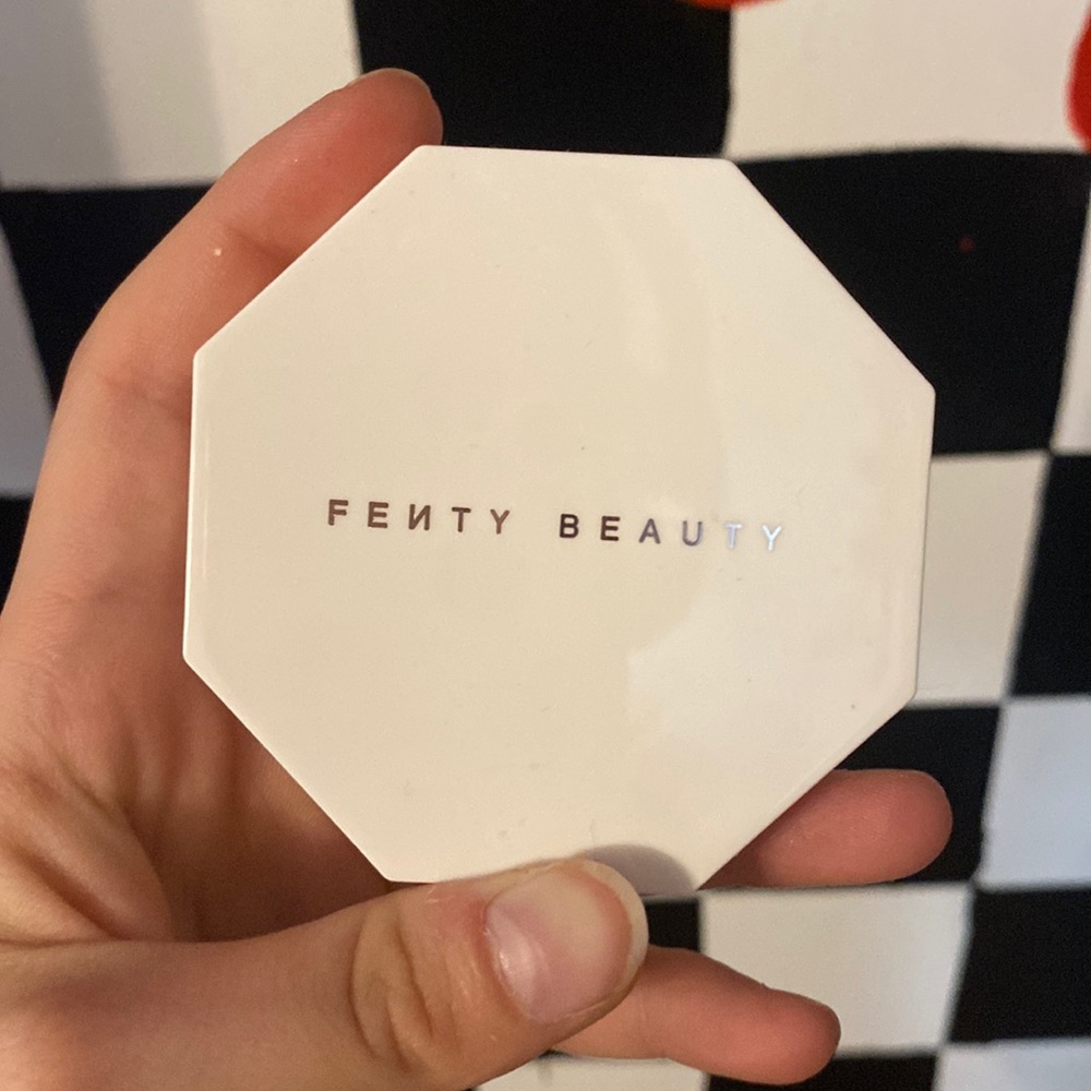 Fenty Beauty Killawatt Foil and Freestyle highlighter and blush palette